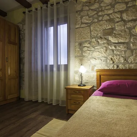 House Rita Nyaraló
